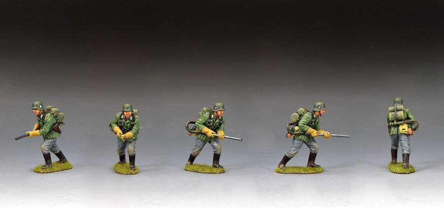 WH118 – C.W.I. Advancing Pioneer w/Flammenwerfer 41 — alternate angles and details