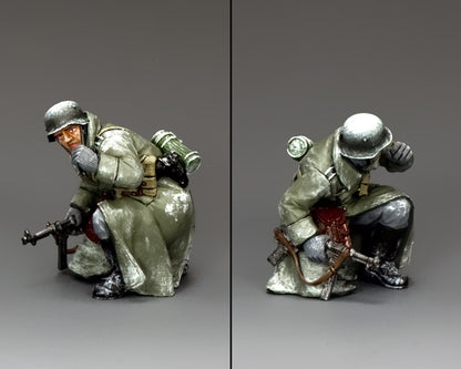 BBG090 – Kneeling Winter Officer