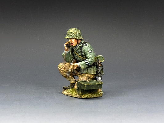 WS371 – HJSS Kneeling Signaller — single view