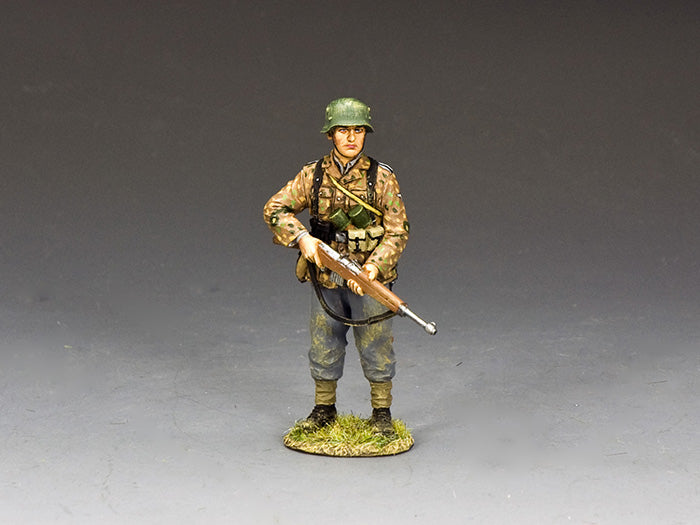 WS376 standing Waffen SS soldier figure
