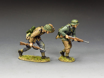 WS382 Advancing Under Fire Waffen SS figure set