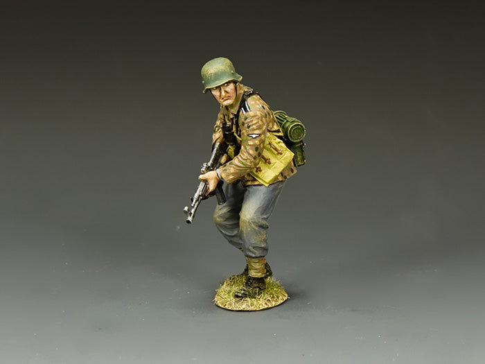 WS380 crouching Waffen SS scout figure