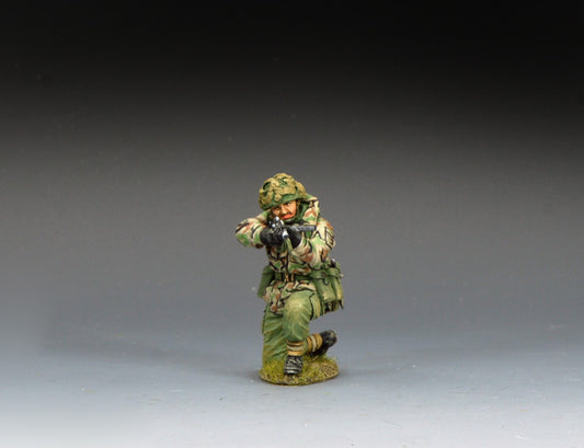 TF019 kneeling British Para with Sterling SMG