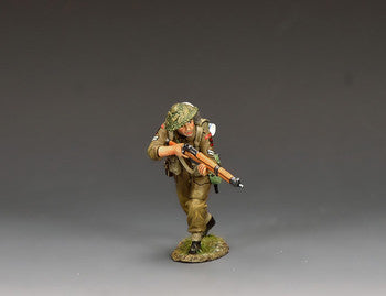 DD411 Gold Beach Advancing Rifleman by King & Country
