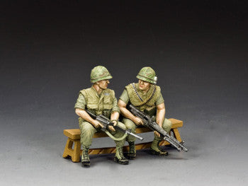VN174 Sitting M60 Gun Team by King & Country